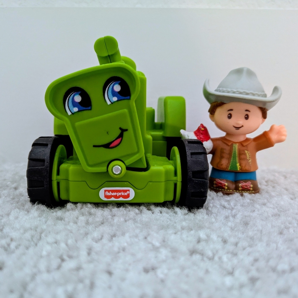 Fisher-Price Little People Helpful Harvester Tractor Vehicle & Farmer Figure